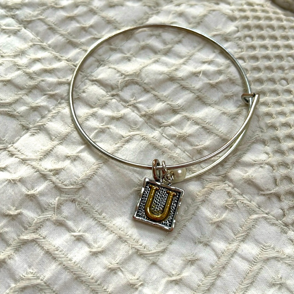 U charm bracelet with pearl dangle